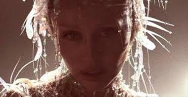 Miley Cyrus lança trailer de 